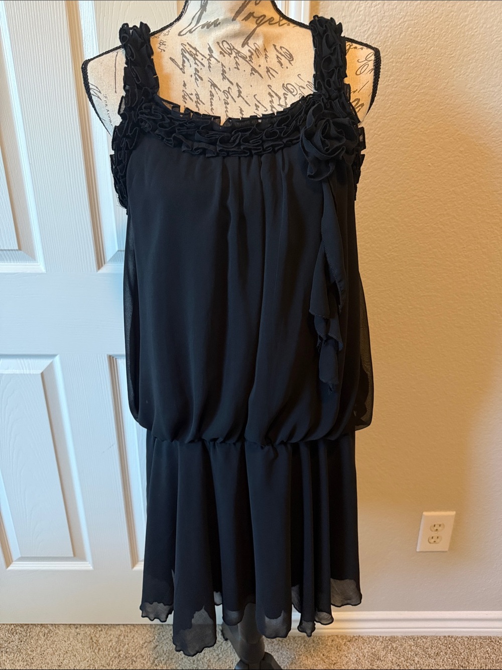 Ya Los Angeles Black Ruffled Chiffon Dress with Rosette Detail Sz L